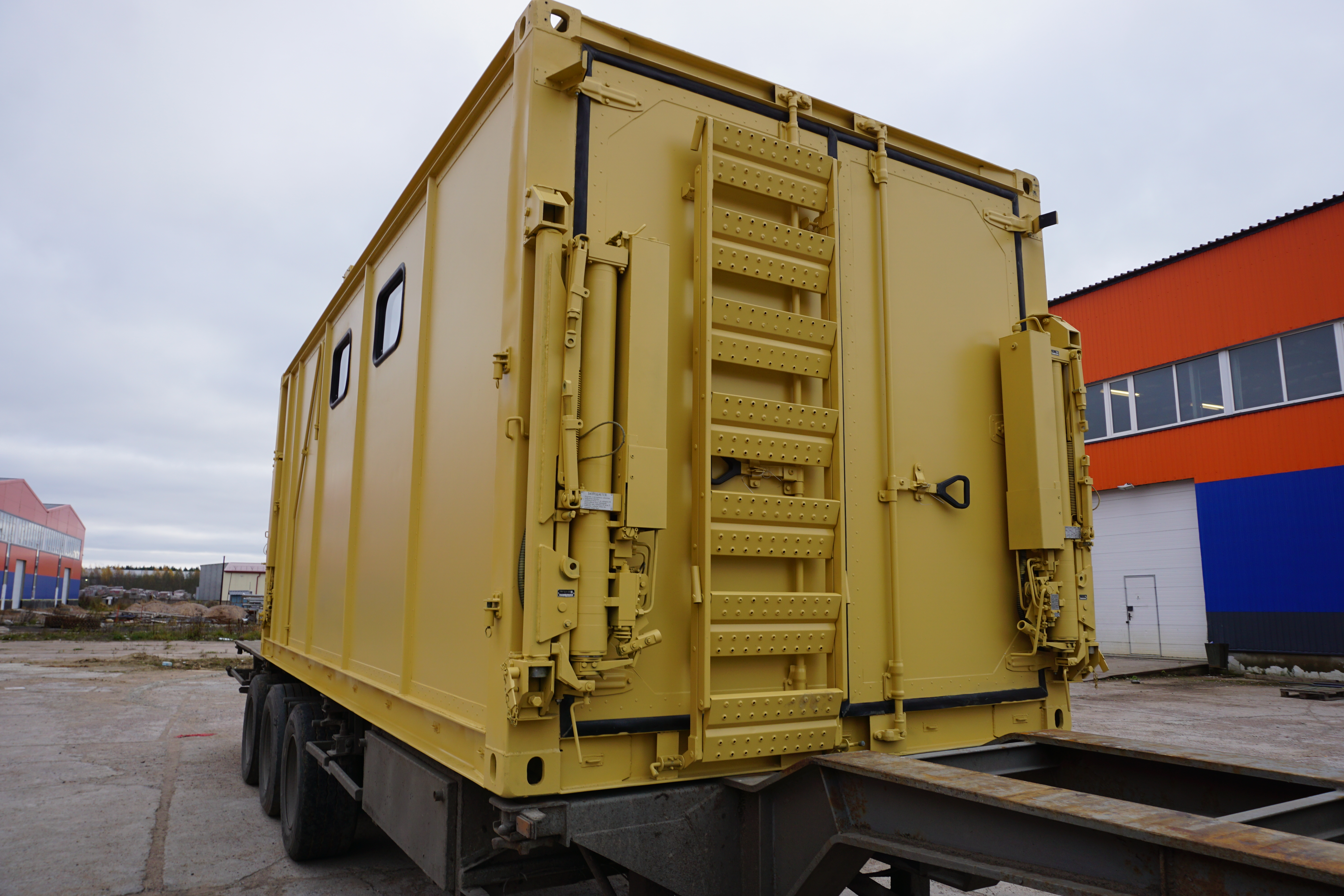 Кузов-контейнер КК-6.2 с системой автономной погрузки и разгрузки 